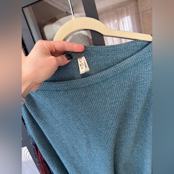 Free People long sleeve top waffle knit We The Free Blossom Thermal patchwork - Picture 4 of 12